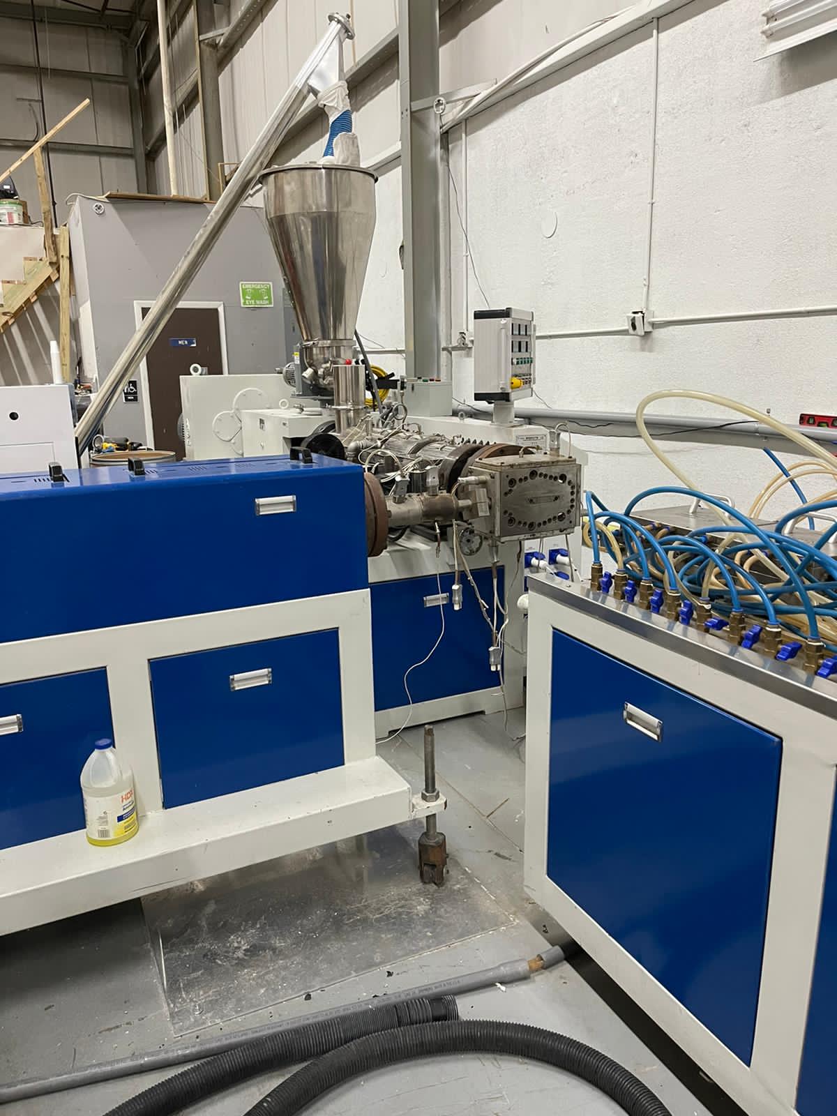 آلة صنع لوحة WPC في الولايات المتحدة الأمريكية