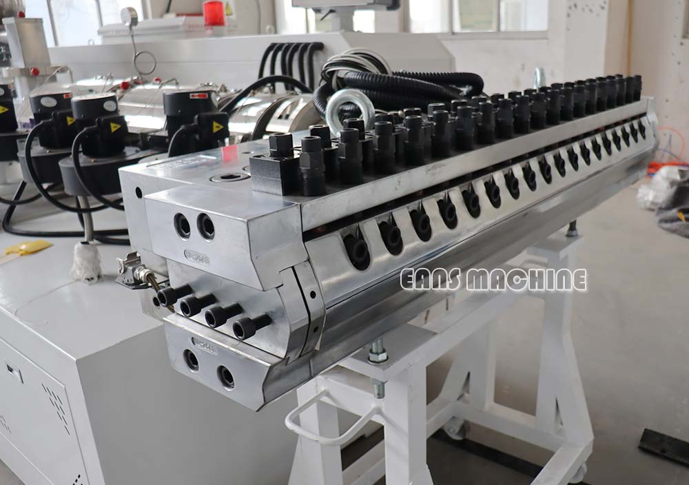 ماكينة تصنيع الواح الرخام PVC