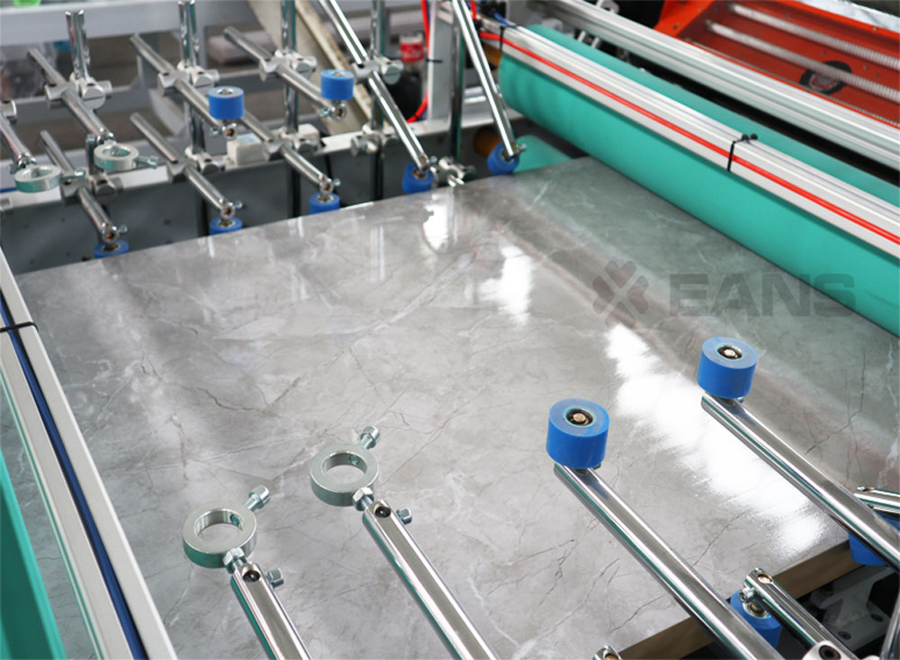 آلة تصفيح ألواح الرغوة البلاستيكية