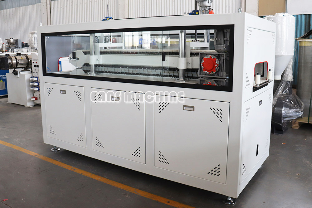 ماكينة تصنيع ألواح الحوائط البلاستيكية