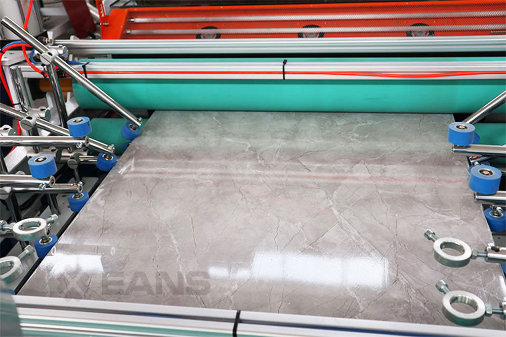 ماكينة تصفيح الأبواب wpc