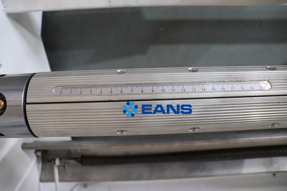 آلة قطع الفيلم الملون