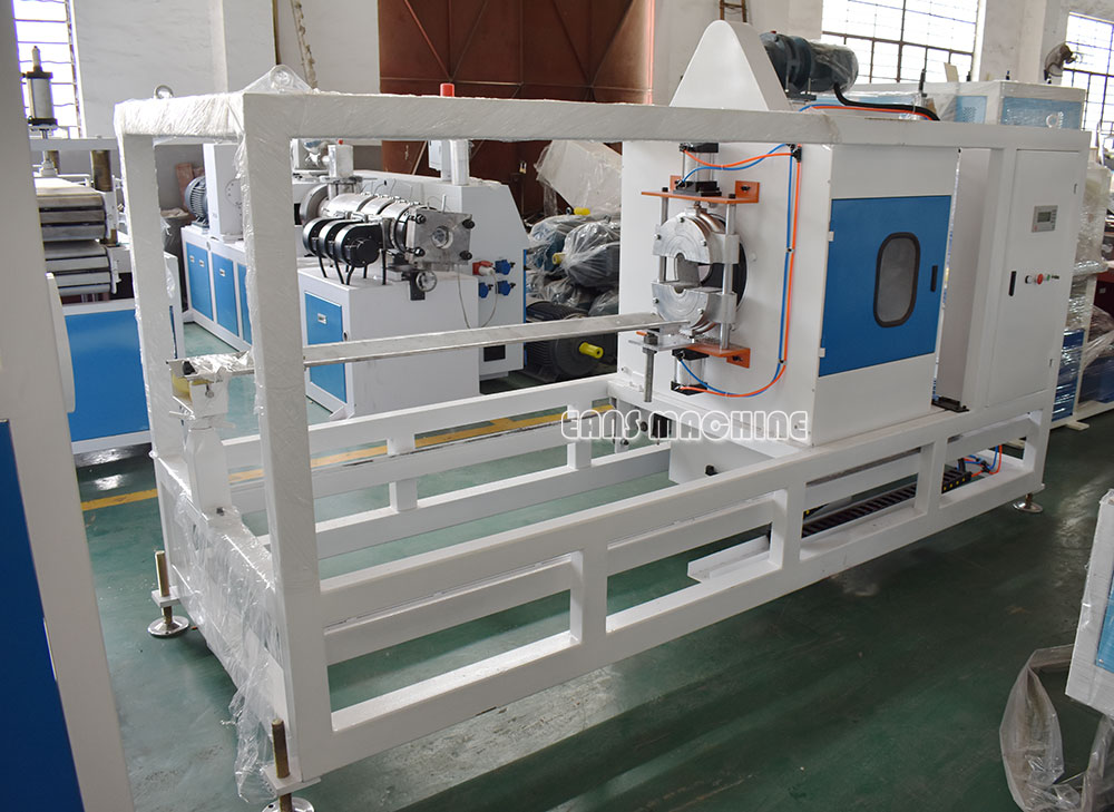 آلة قطع الأنابيب البلاستيكية