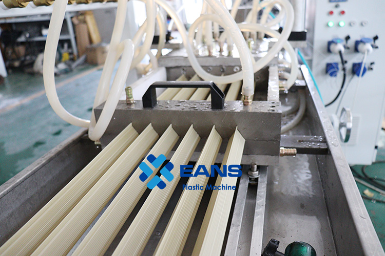 آلة حبة زاوية PVC