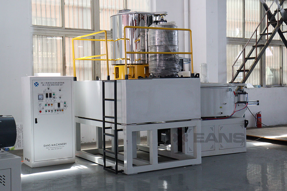 ماكينة خلط بي في سي 